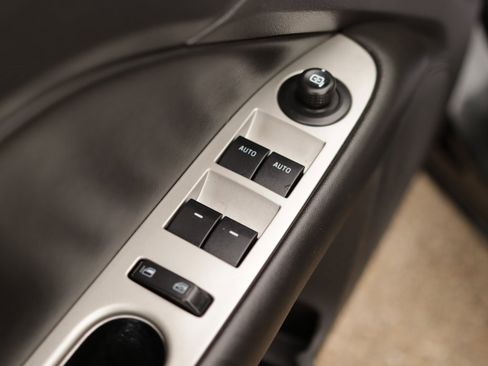 Used 2012 Ford Fusion SEL image 25