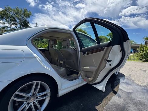 Used 2013 Mercedes-Benz C 250 Sedan image 12