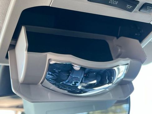 Used 2023 Toyota Highlander Limited image 44