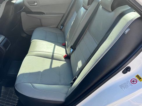 Used 2016 Toyota Camry SE FWD image 15