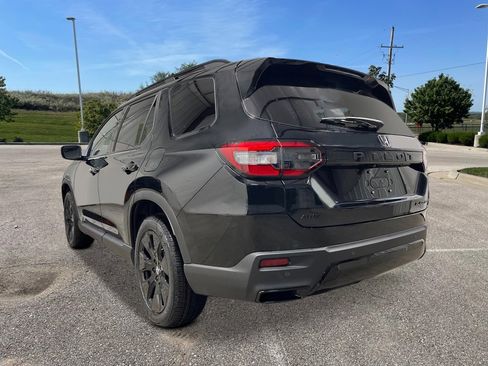 New 2026 Honda Pilot Black Edition image 3