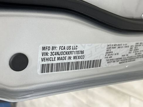 Certified 2024 Jeep Compass Limited image 36