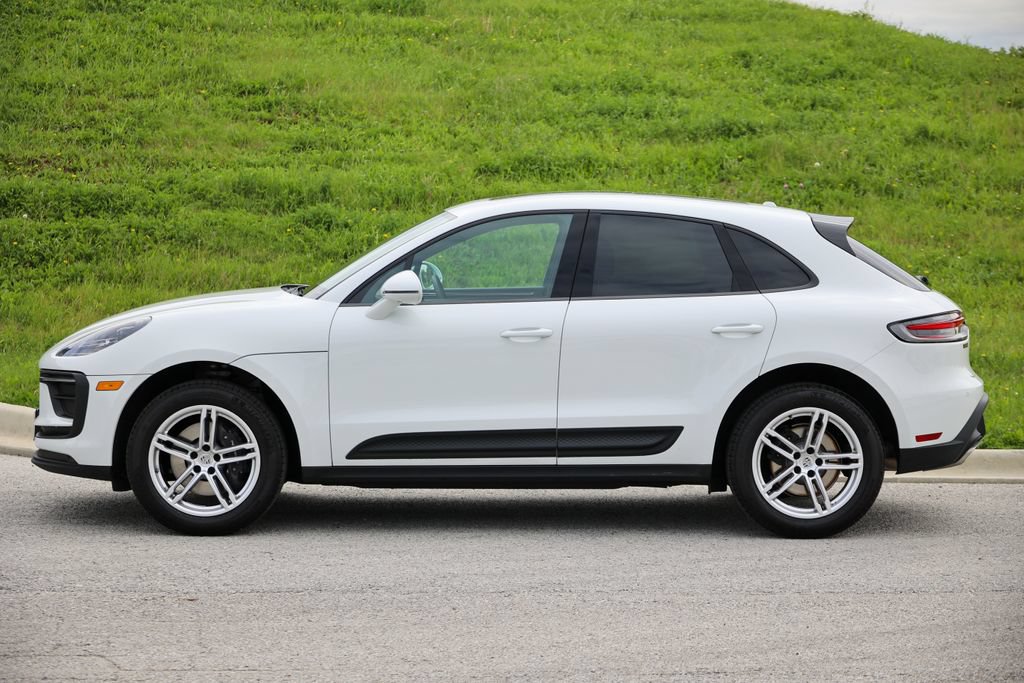 Certified 2026 Porsche Macan AWD/4WD image 35