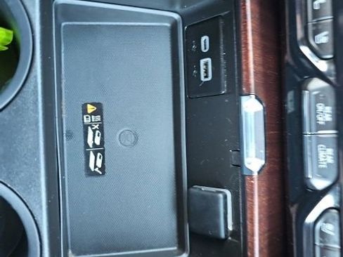 Used 2024 GMC Yukon Denali Ultimate image 41