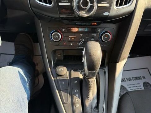 Used 2018 Ford Focus SEL w/ Winter Package FWD image 18