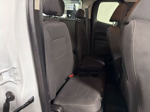 Used 2016 GMC Canyon SLE image 19