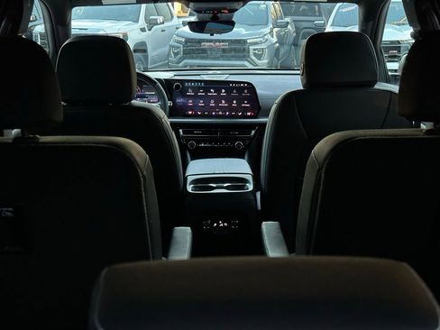 New 2026 Chevrolet Traverse LT w/ Enhanced Driving Package image 9