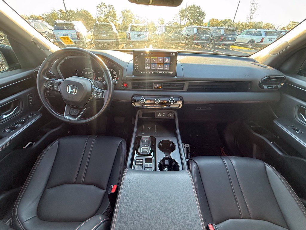 Used 2025 Honda Pilot TrailSport image 28