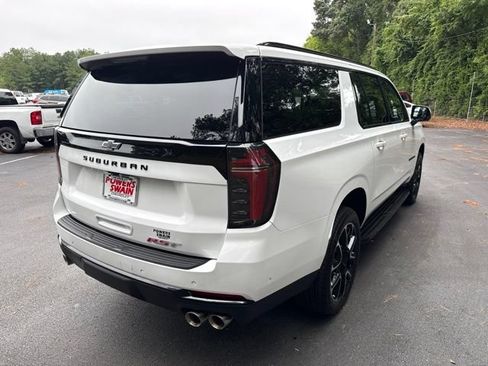 Used 2026 Chevrolet Suburban RST AWD/4WD image 5