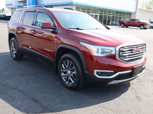 Used 2017 GMC Acadia SLT FWD image 2