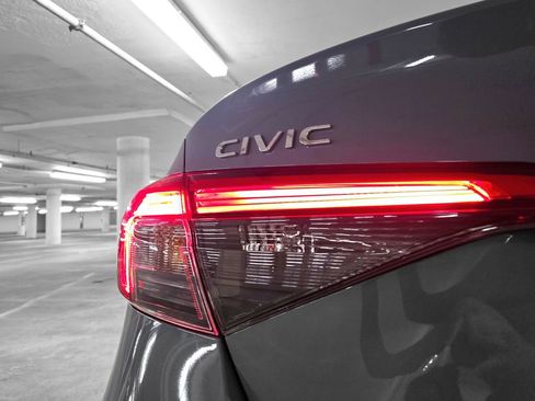 Used 2022 Honda Civic Sport image 10