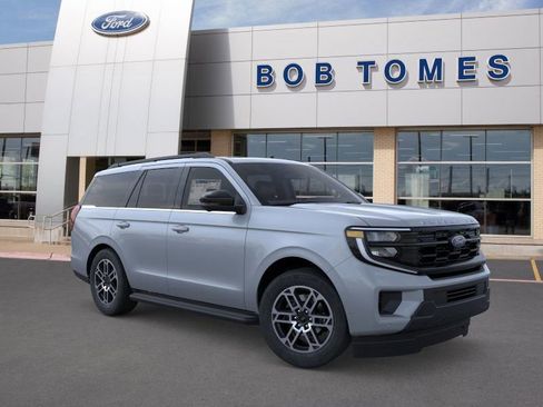 New 2025 Ford Expedition Active image 9