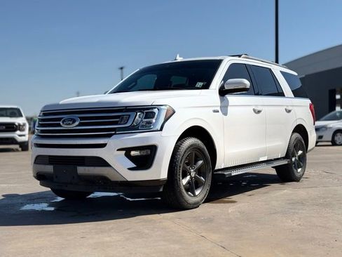 Used 2018 Ford Expedition XLT w/ Equipment Group 202A image 4