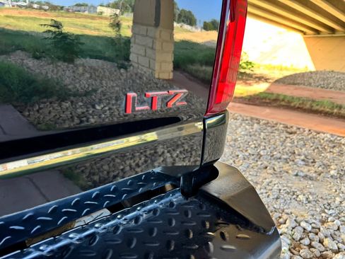 Used 2020 Chevrolet Silverado 2500 LTZ w/ LTZ Convenience Package AWD/4WD image 26
