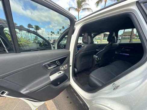Used 2026 Mercedes-Benz GLC 300 image 16