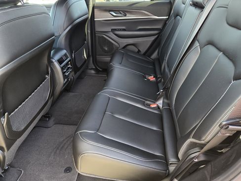 New 2025 Jeep Grand Cherokee Limited w/ Trailer Tow Package image 17