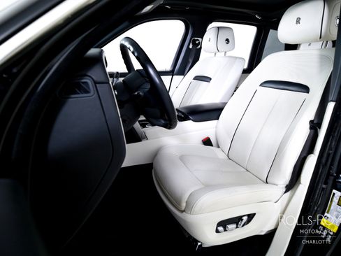 Used 2022 Rolls-Royce Cullinan image 12