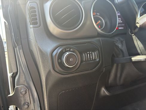 Used 2019 Jeep Wrangler Sport AWD/4WD image 17