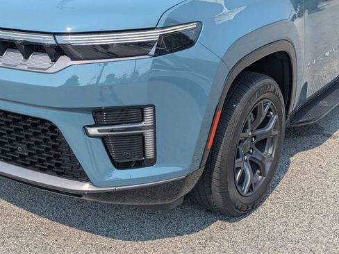 New 2026 Jeep Grand Wagoneer Limited AWD/4WD image 9