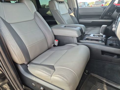 Used 2021 Toyota Tundra Limited w/ Limited Premium Package AWD/4WD image 32