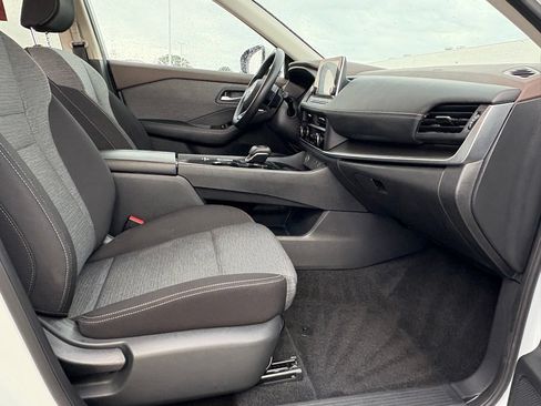 Certified 2023 Nissan Rogue SV FWD image 39