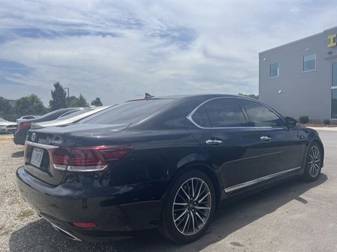 Used 2013 Lexus LS 460 w/ F-Sport Pkg RWD image 9