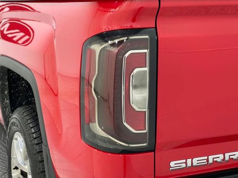 Used 2018 GMC Sierra 1500 SLT w/ SLT Premium Package image 33