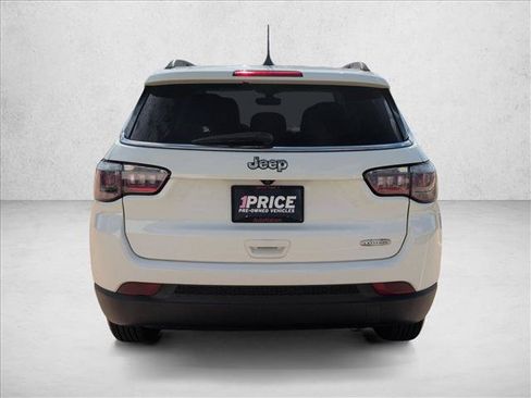 Used 2017 Jeep Compass Latitude w/ Popular Equipment Group FWD image 7