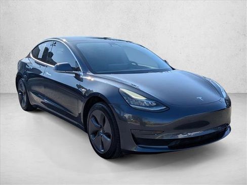 Used 2019 Tesla Model 3 Mid Range image 3
