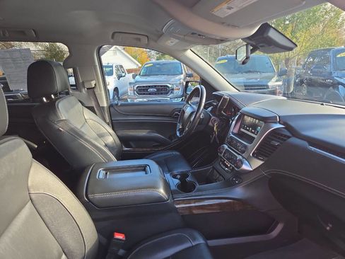 Used 2020 Chevrolet Suburban LT image 14