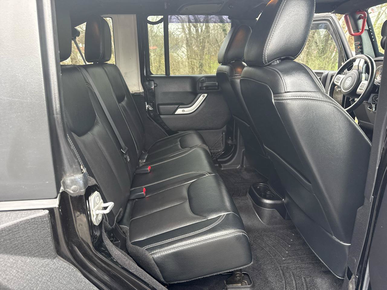 Used 2016 Jeep Wrangler Unlimited Rubicon AWD/4WD image 31