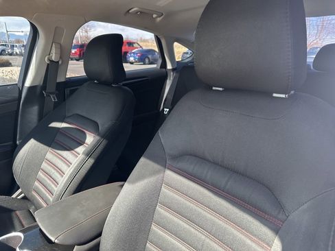 Used 2016 Ford Fusion SE w/ Equipment Group 201A image 15