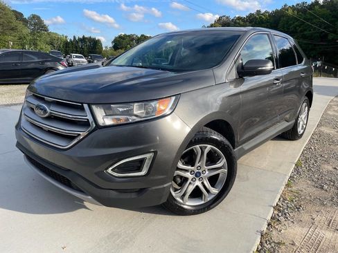 Used 2017 Ford Edge Titanium FWD image 2