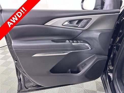 Used 2024 Chevrolet Traverse LT image 23