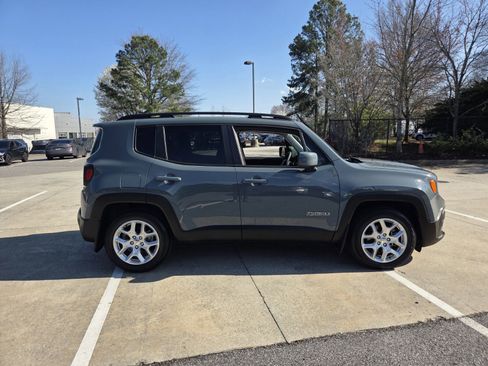 Used 2018 Jeep Renegade Latitude image 5