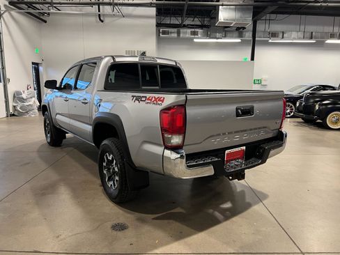 Used 2016 Toyota Tacoma TRD Off-Road image 5