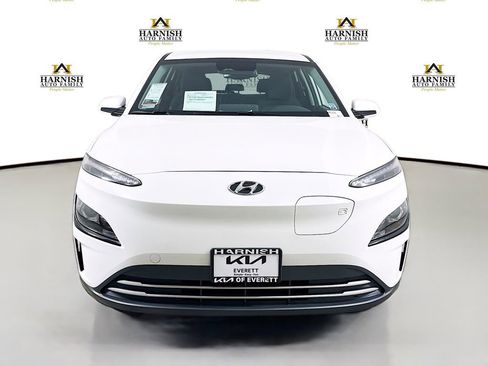 Used 2023 Hyundai Kona SE w/ Cargo Package FWD image 2