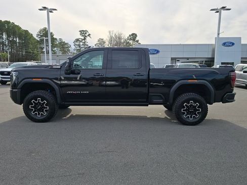 Used 2025 GMC Sierra 2500 AT4X image 2