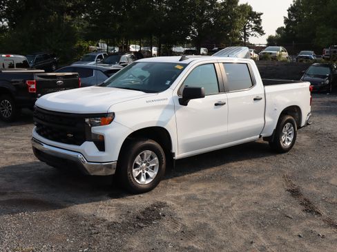 Used 2024 Chevrolet Silverado 1500 W/T w/ WT Value Package AWD/4WD image 5