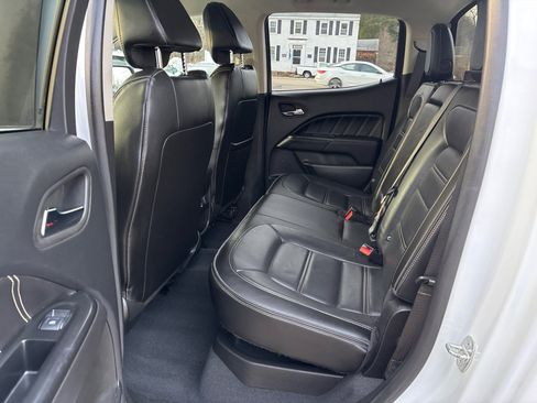 Used 2022 GMC Canyon Denali image 11