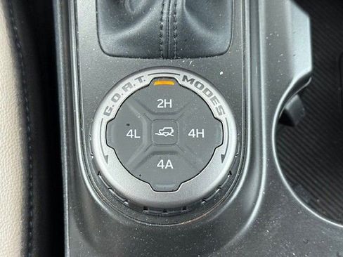 Used 2023 Ford Bronco Wildtrak image 26