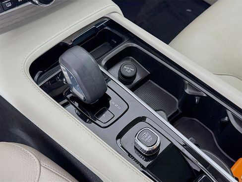 Used 2023 Volvo XC90 T8 Plus w/ Protection Package Premier image 20