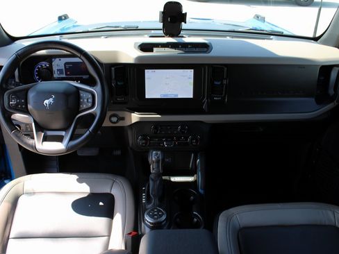 Used 2023 Ford Bronco Wildtrak image 22