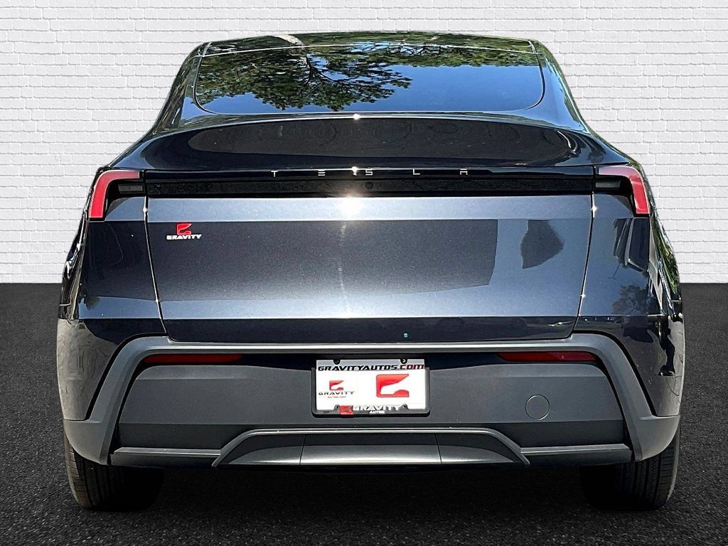 Used 2026 Tesla Model Y 2WD image 5