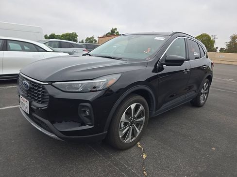 Used 2025 Ford Escape Platinum AWD/4WD image 12