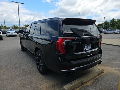 Used 2025 GMC Yukon XL Denali Ultimate AWD/4WD image 5