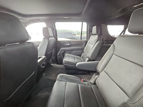 Used 2023 Chevrolet Suburban Premier AWD/4WD image 11