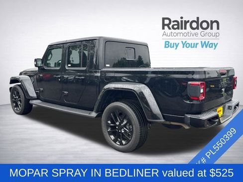 Used 2023 Jeep Gladiator Overland AWD/4WD image 4