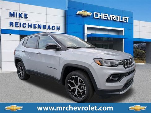 Used 2024 Jeep Compass Limited image 1