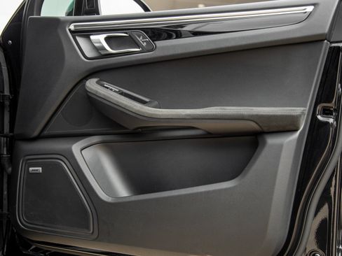 Used 2023 Porsche Macan GTS image 42